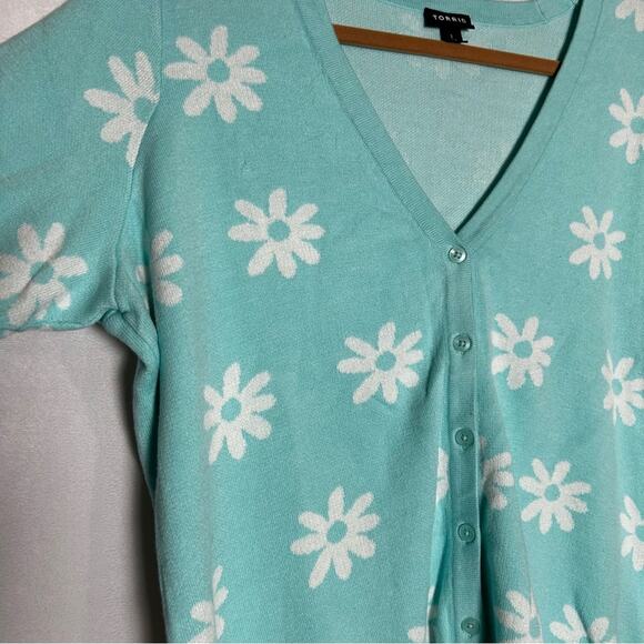 Torrid Light Blue Daisy Floral Print V Neck Button Front Half Sleeve Cardigan 1X - Picture 4 of 10